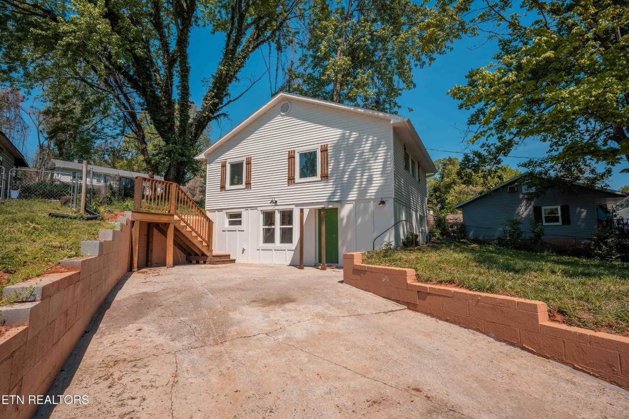 106 Wainwright Rd - Photo 1