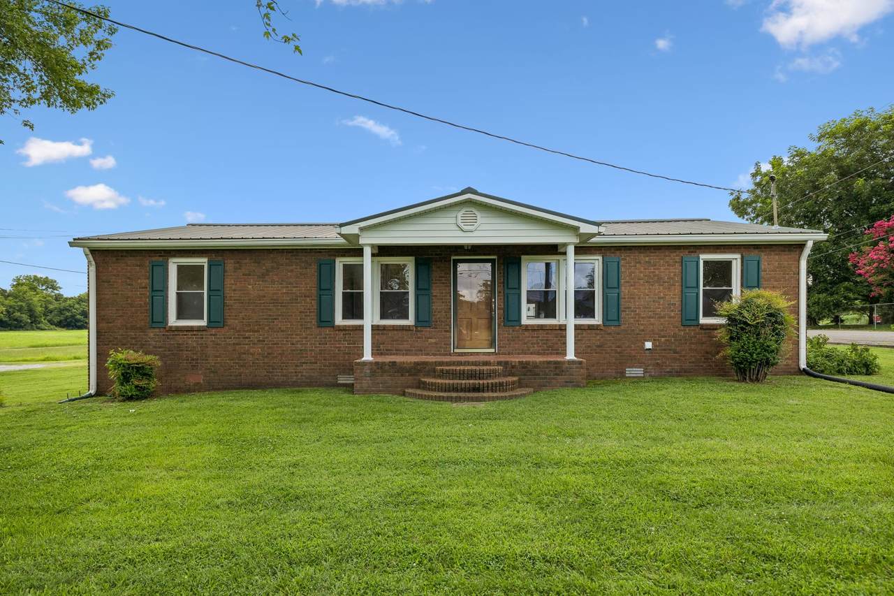 861 Fox Ln - Photo 1