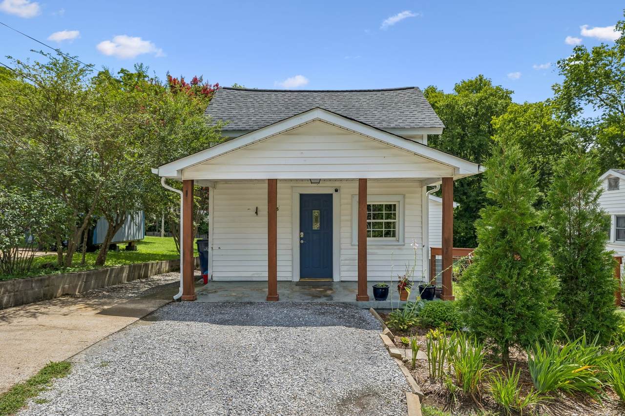 2005 Crestview Dr - Photo 1