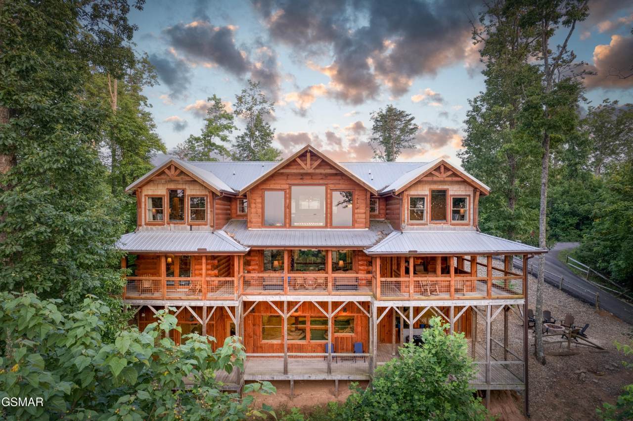 809 Pinecrest Way - Photo 1