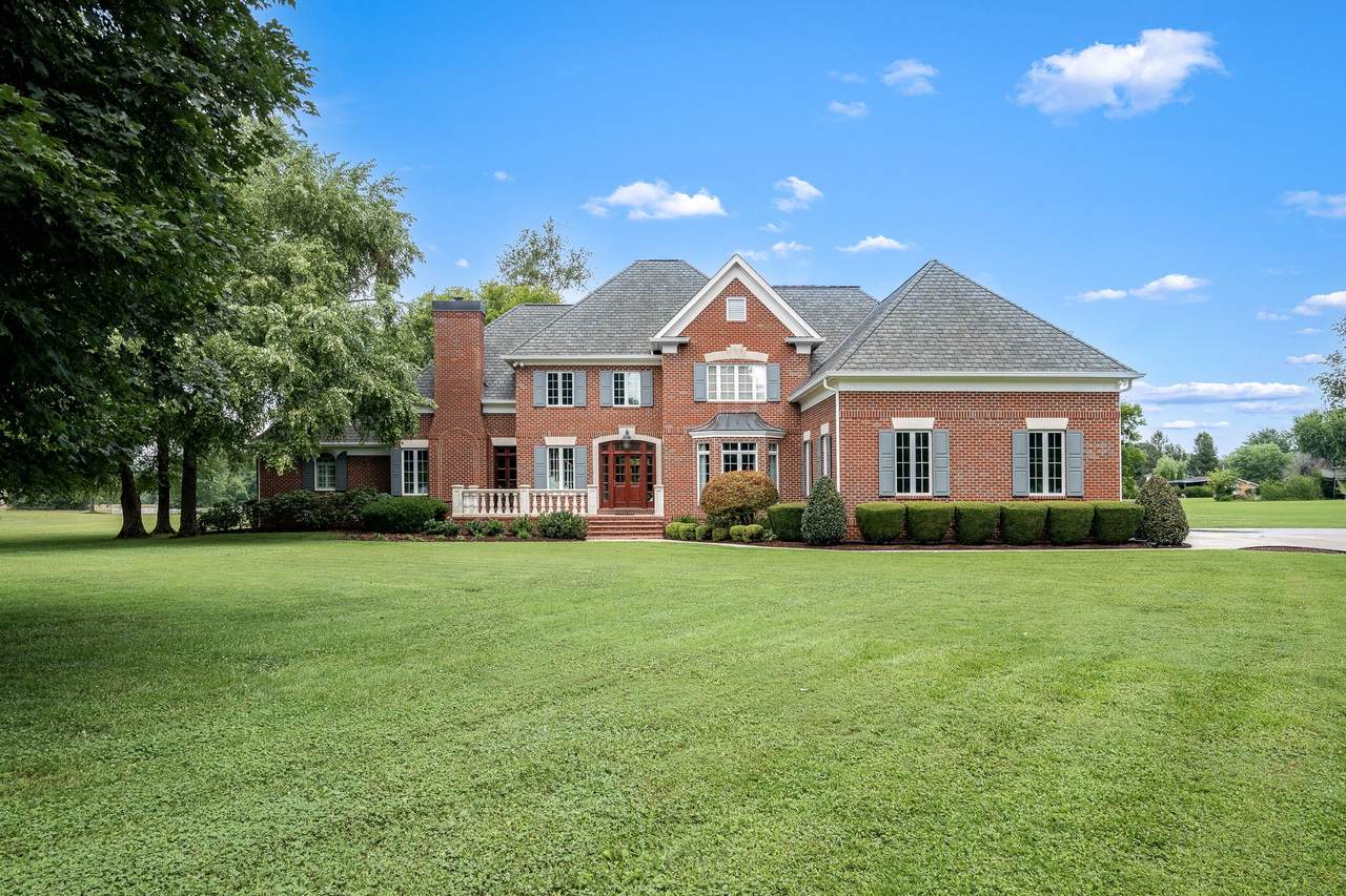 100 Kings Ln - Photo 1