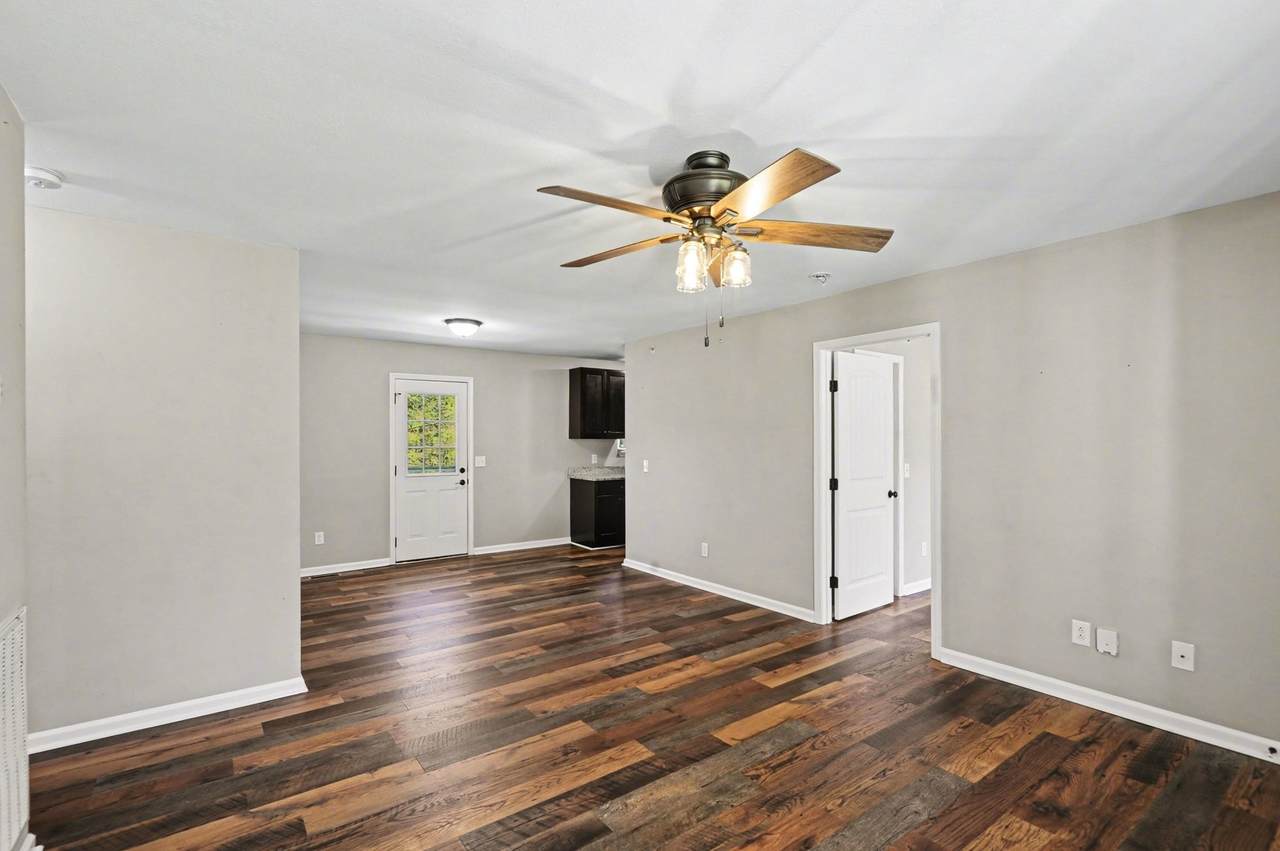 https://bt-photos.global.ssl.fastly.net/nashville/1280_boomver_1_RTC3305165-1.jpg