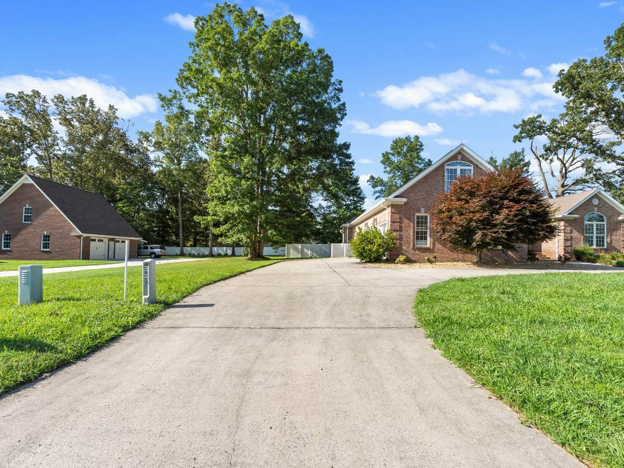 https://bt-photos.global.ssl.fastly.net/nashville/1280_boomver_1_RTC3305287-1.jpg