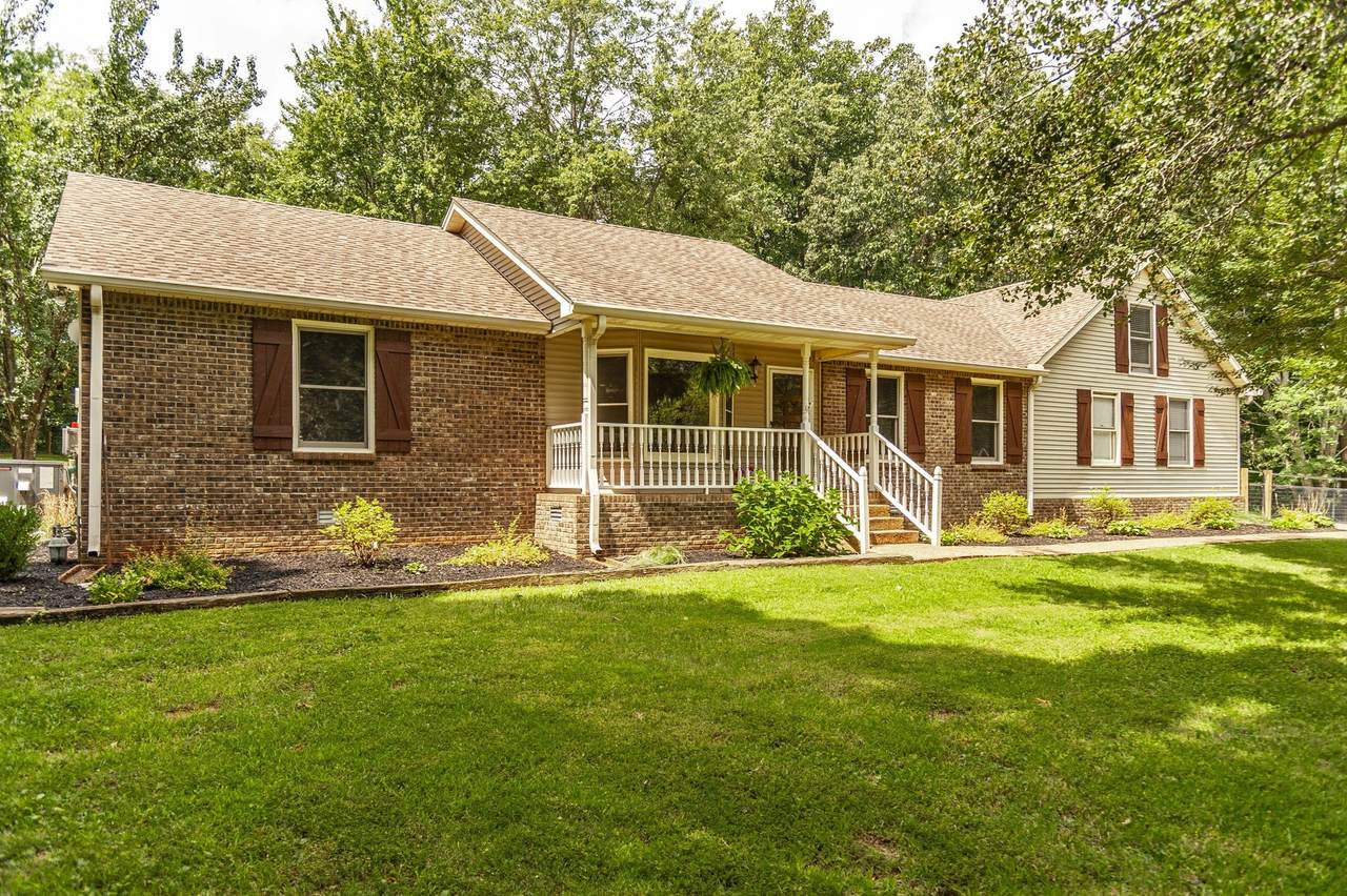 205 Overlook Ct - Photo 1