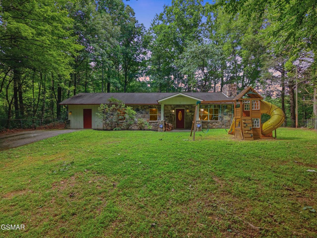 220 Seaton Drive - Photo 1