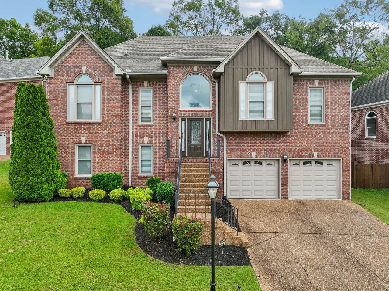 612 Bayhill Ct - Photo 1