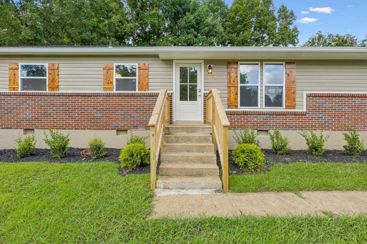 668 Jackson Ave - Photo 1