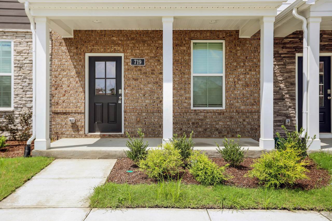 719 Ashbrook Dr - Photo 1