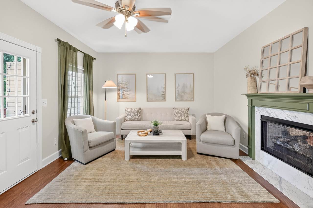 131 Carriage Ct - Photo 1