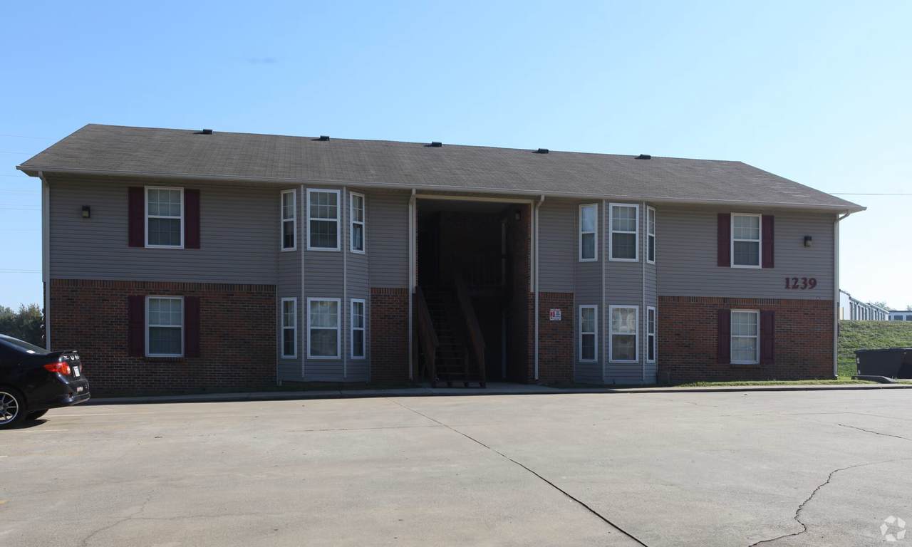 1208 Parkway Pl - Photo 1