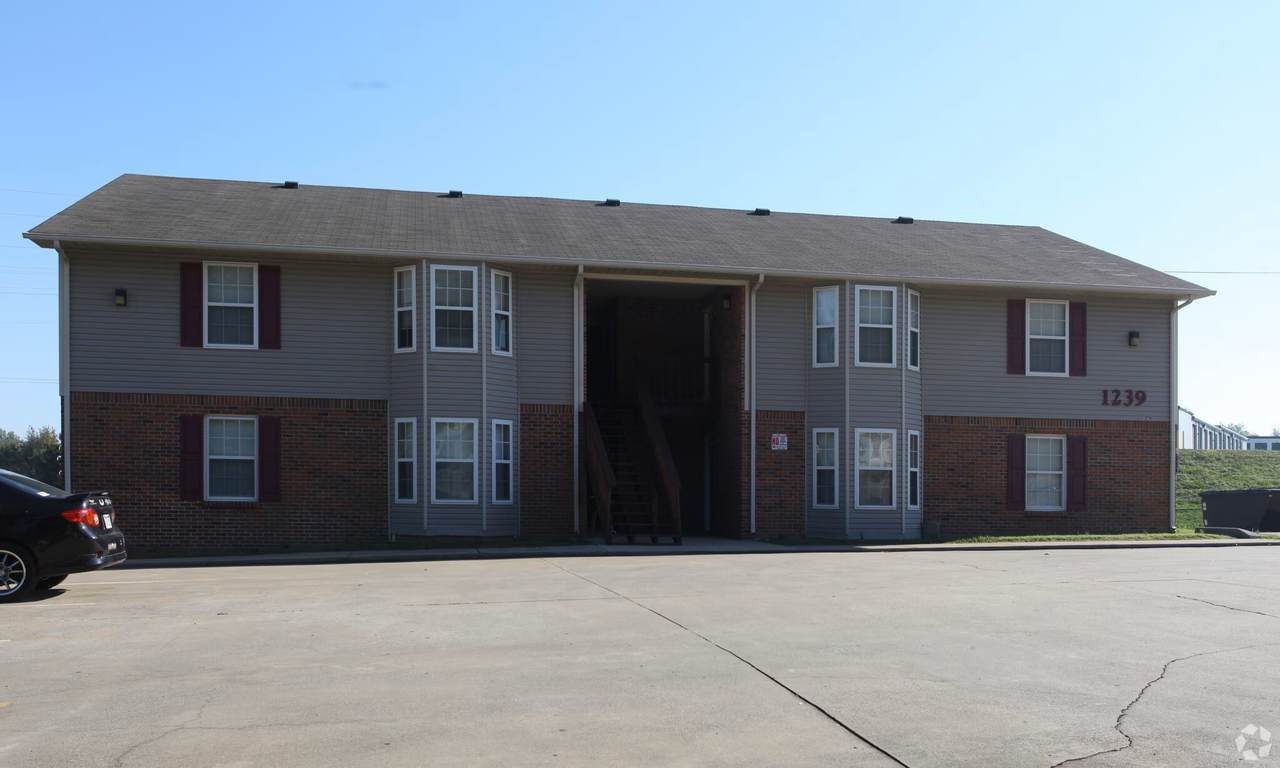 1208 Parkway Pl - Photo 1