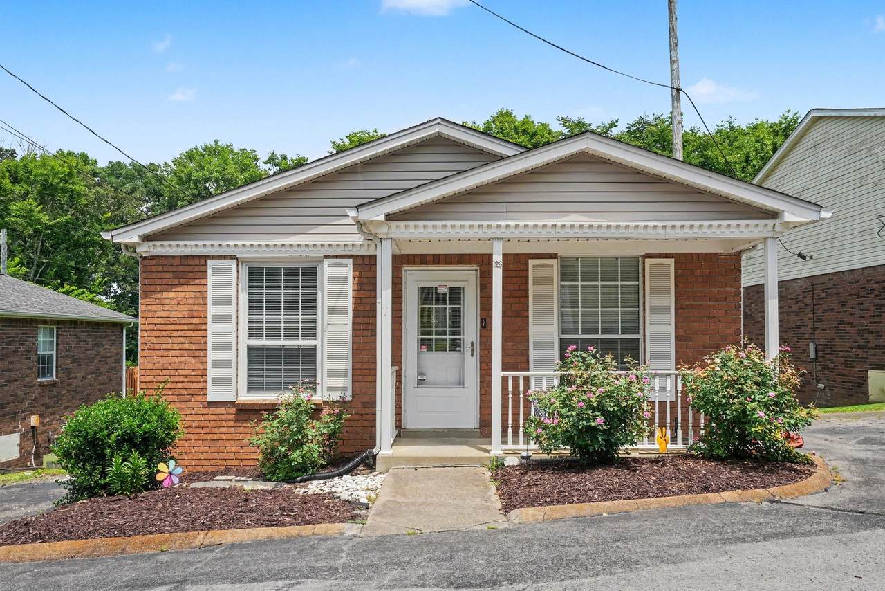 126 Five Oaks Dr - Photo 1