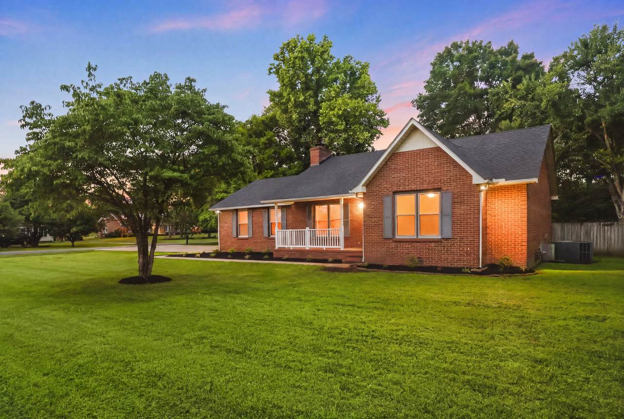 401 Ridgetop Dr - Photo 1