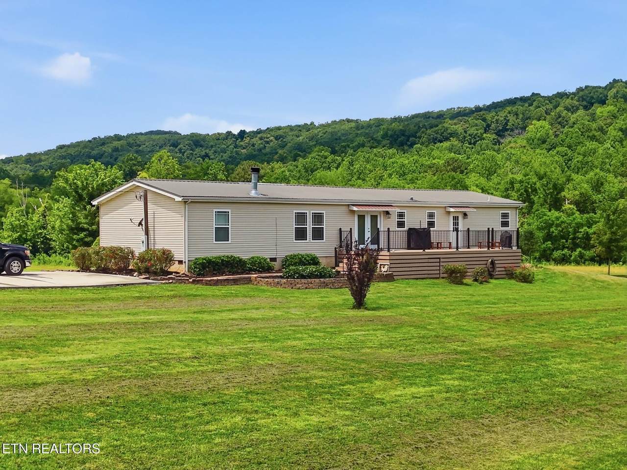 813 Ward Rd - Photo 1