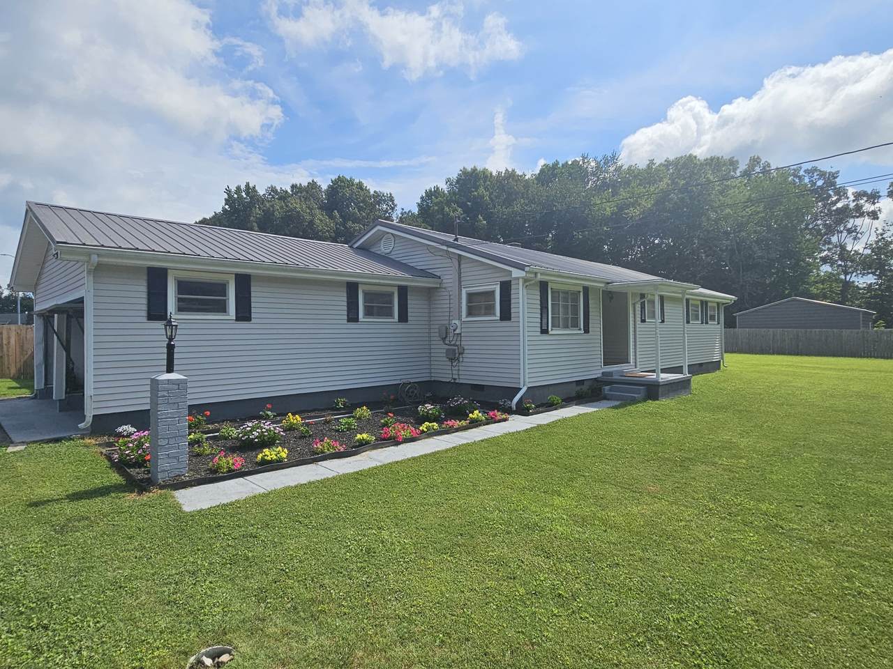 715 Marbury Rd - Photo 1