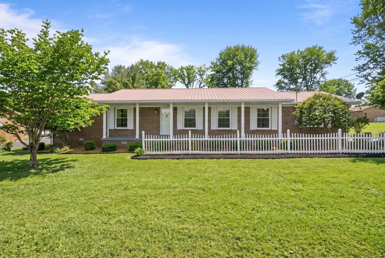 215 Hill St - Photo 1