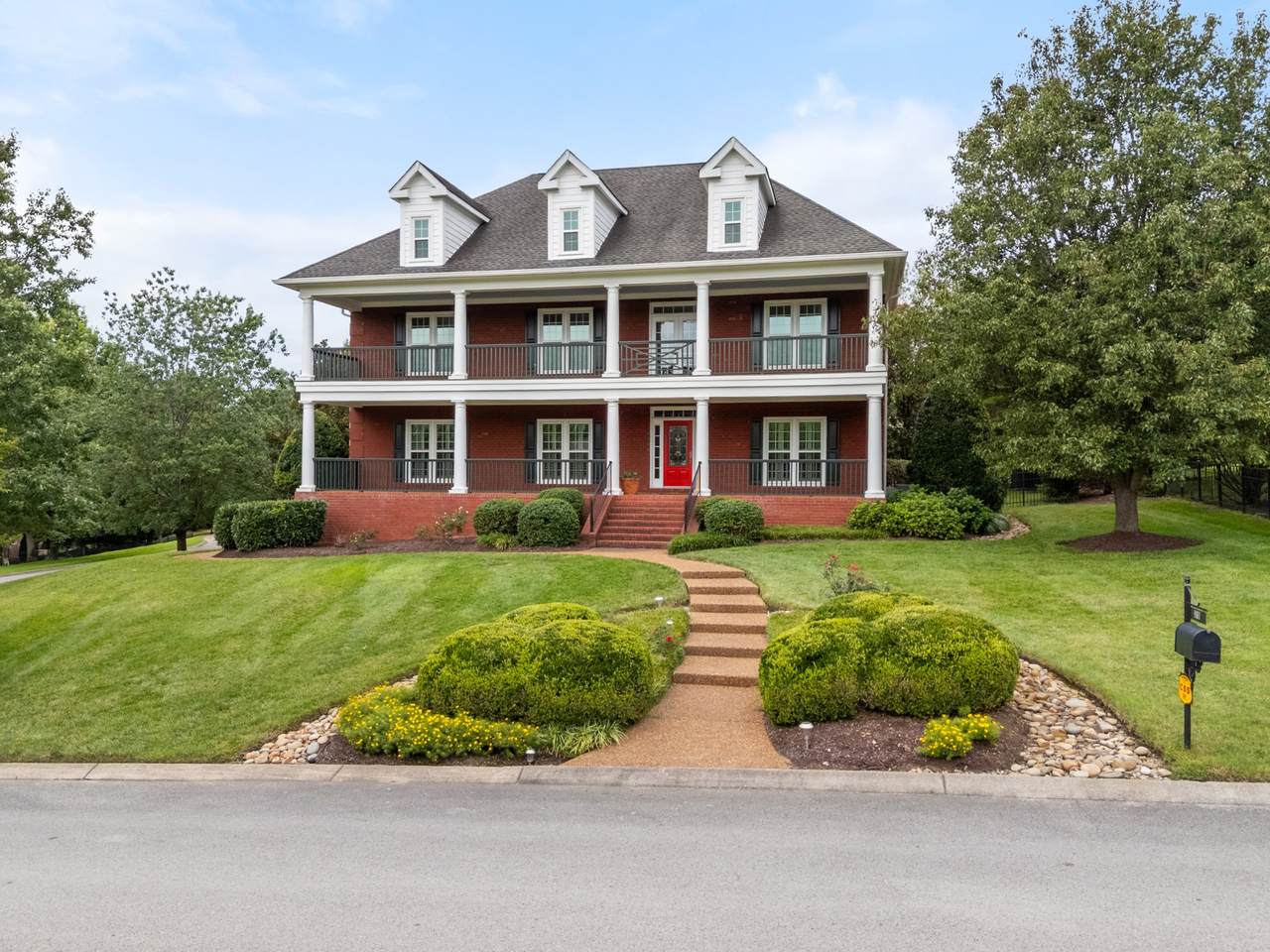 https://bt-photos.global.ssl.fastly.net/nashville/1280_boomver_1_RTC3306426-1.jpg