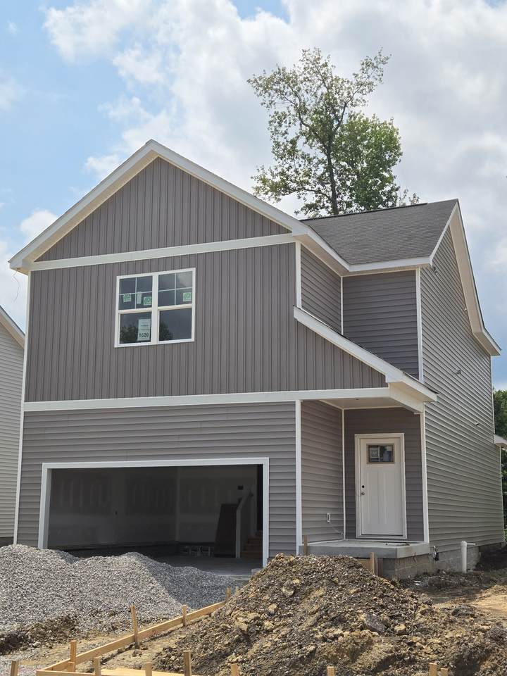 1620 Daly Dr - Photo 1