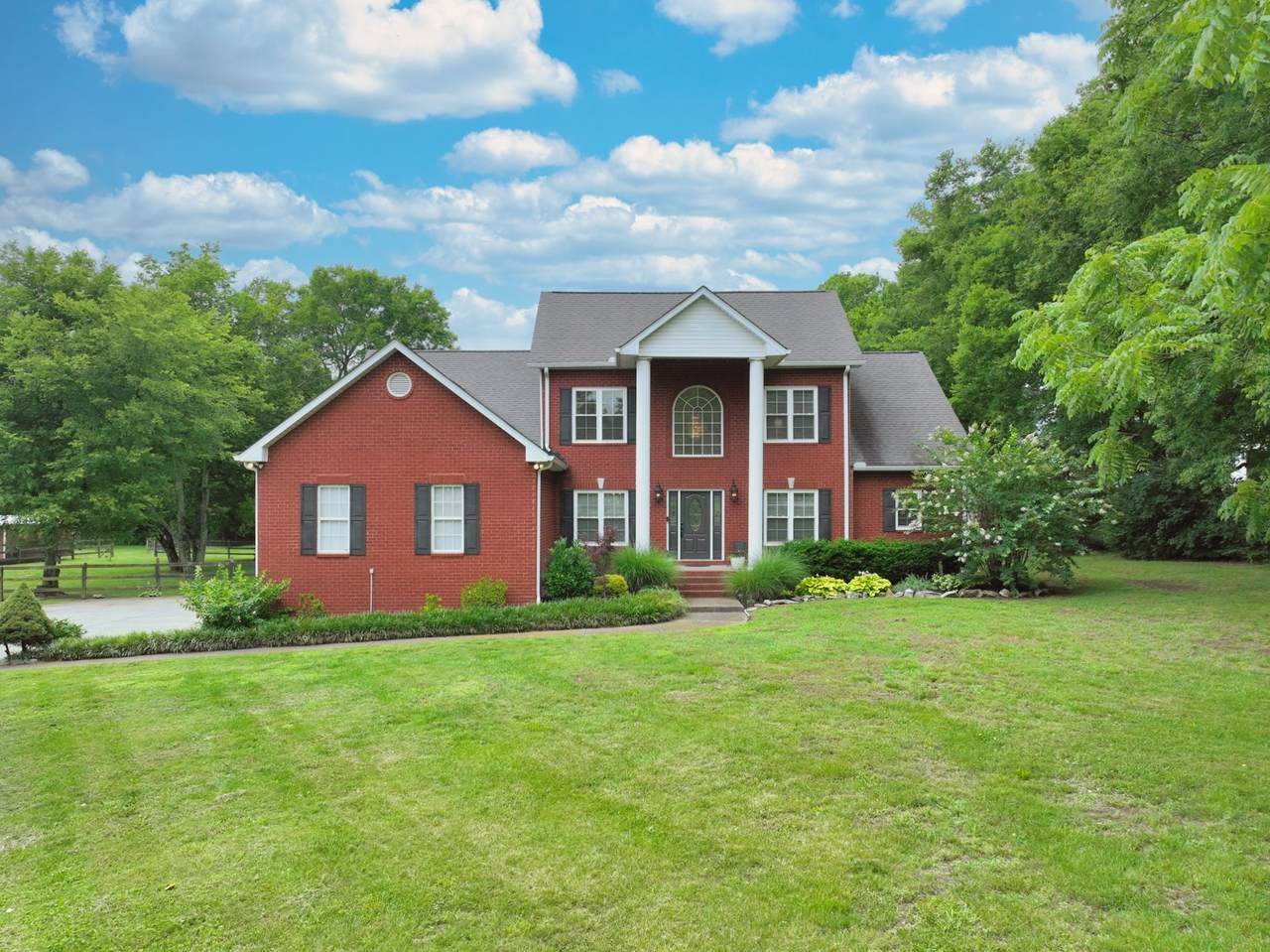 107 Greenfield Ln - Photo 1