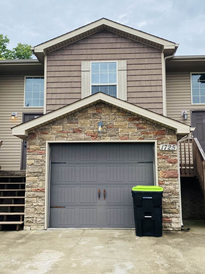 1725 Thistlewood Dr - Photo 1