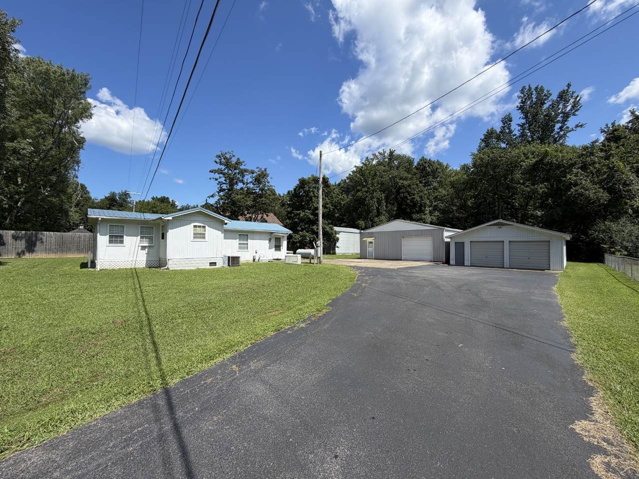 https://bt-photos.global.ssl.fastly.net/nashville/1280_boomver_1_RTC3307486-1.jpg