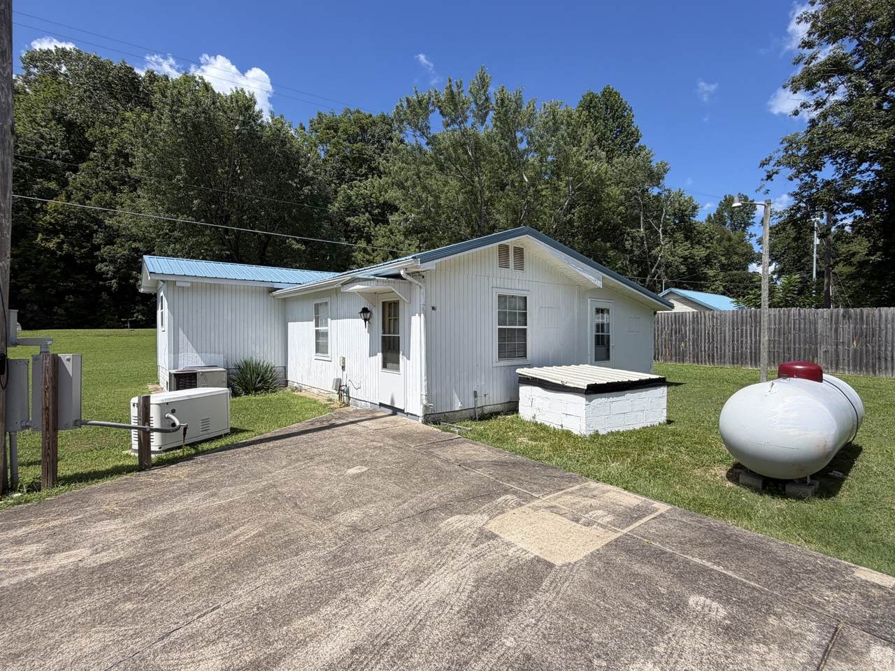 https://bt-photos.global.ssl.fastly.net/nashville/1280_boomver_1_RTC3307486-1.jpg
