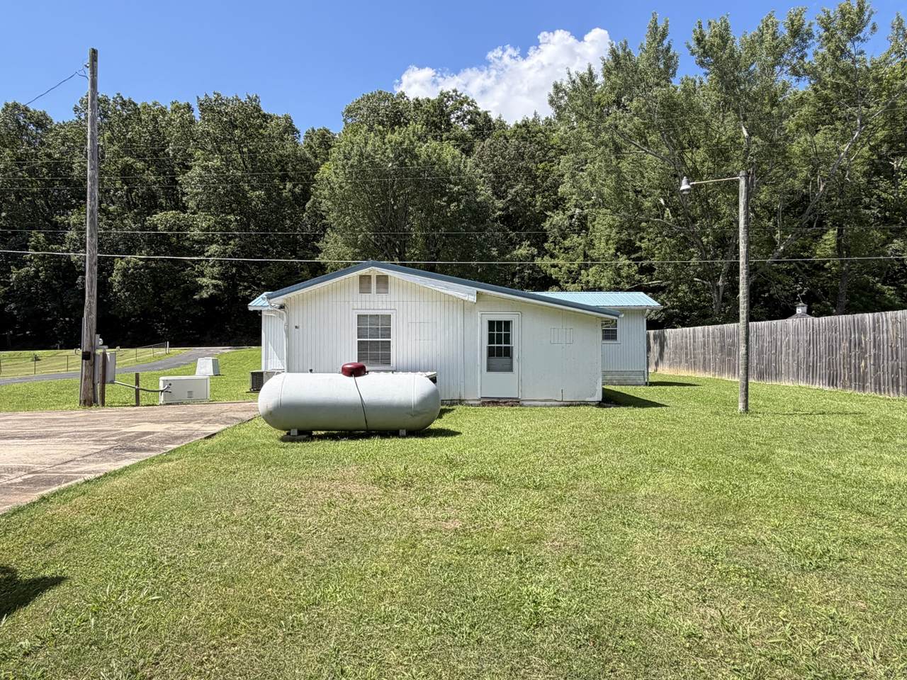https://bt-photos.global.ssl.fastly.net/nashville/1280_boomver_1_RTC3307486-1.jpg