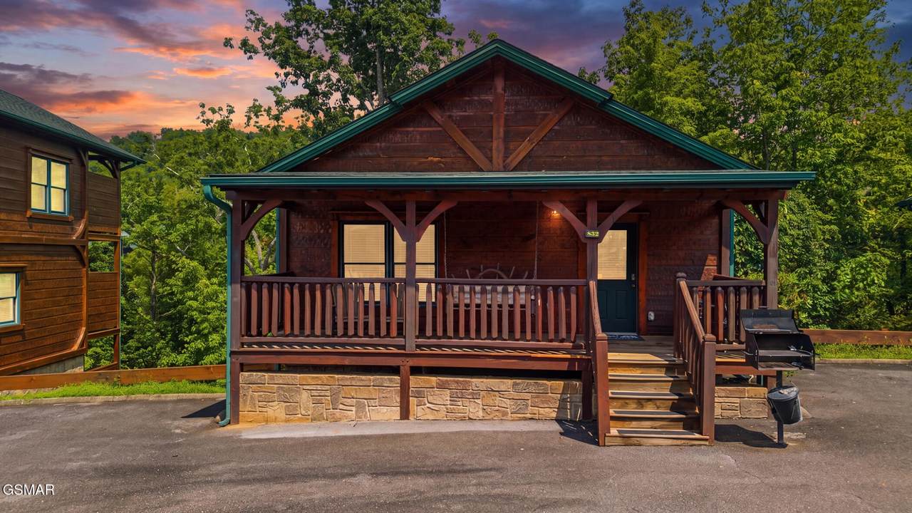 832 Great Smoky Way - Photo 1
