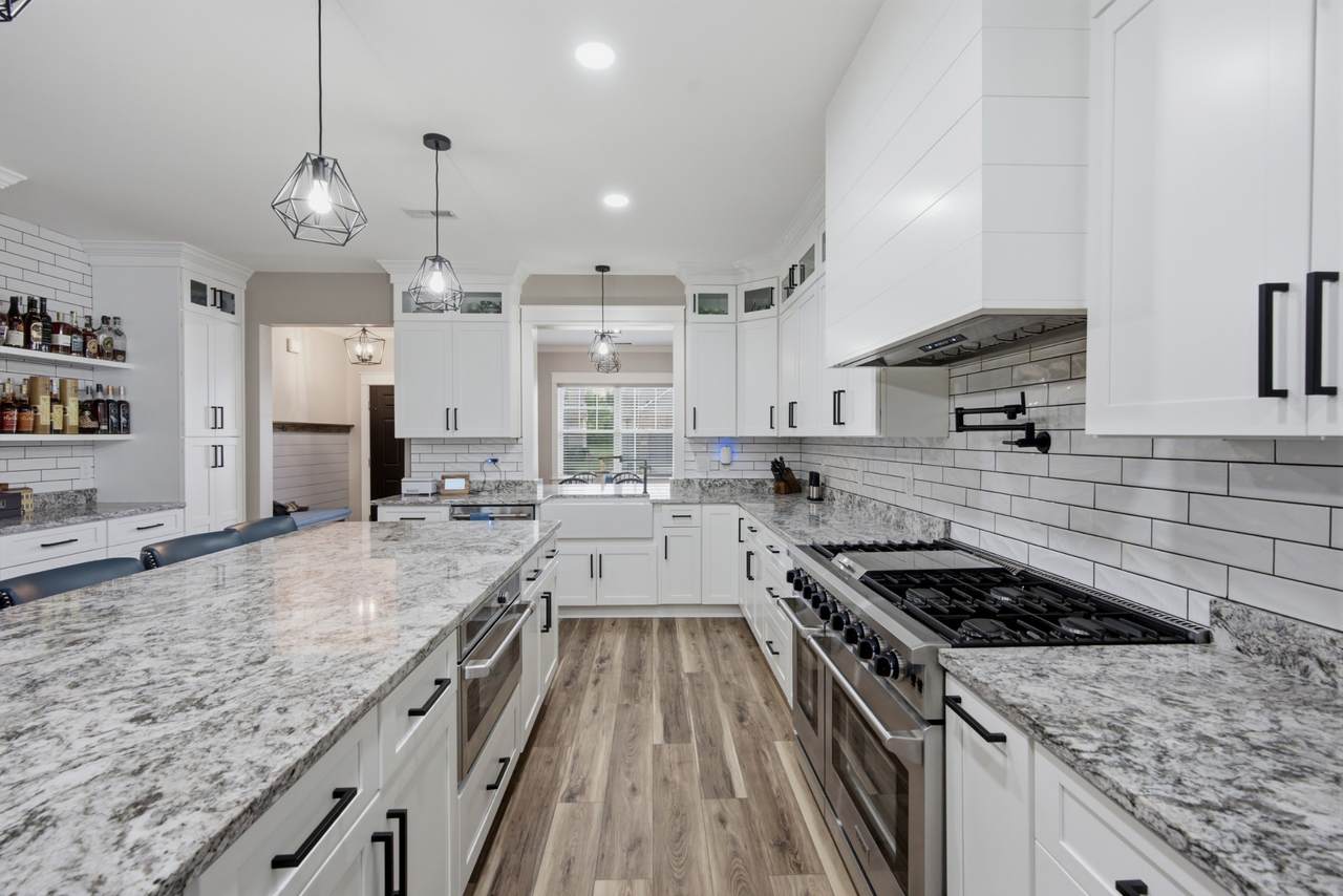 2130 Houston Bnd - Photo 1