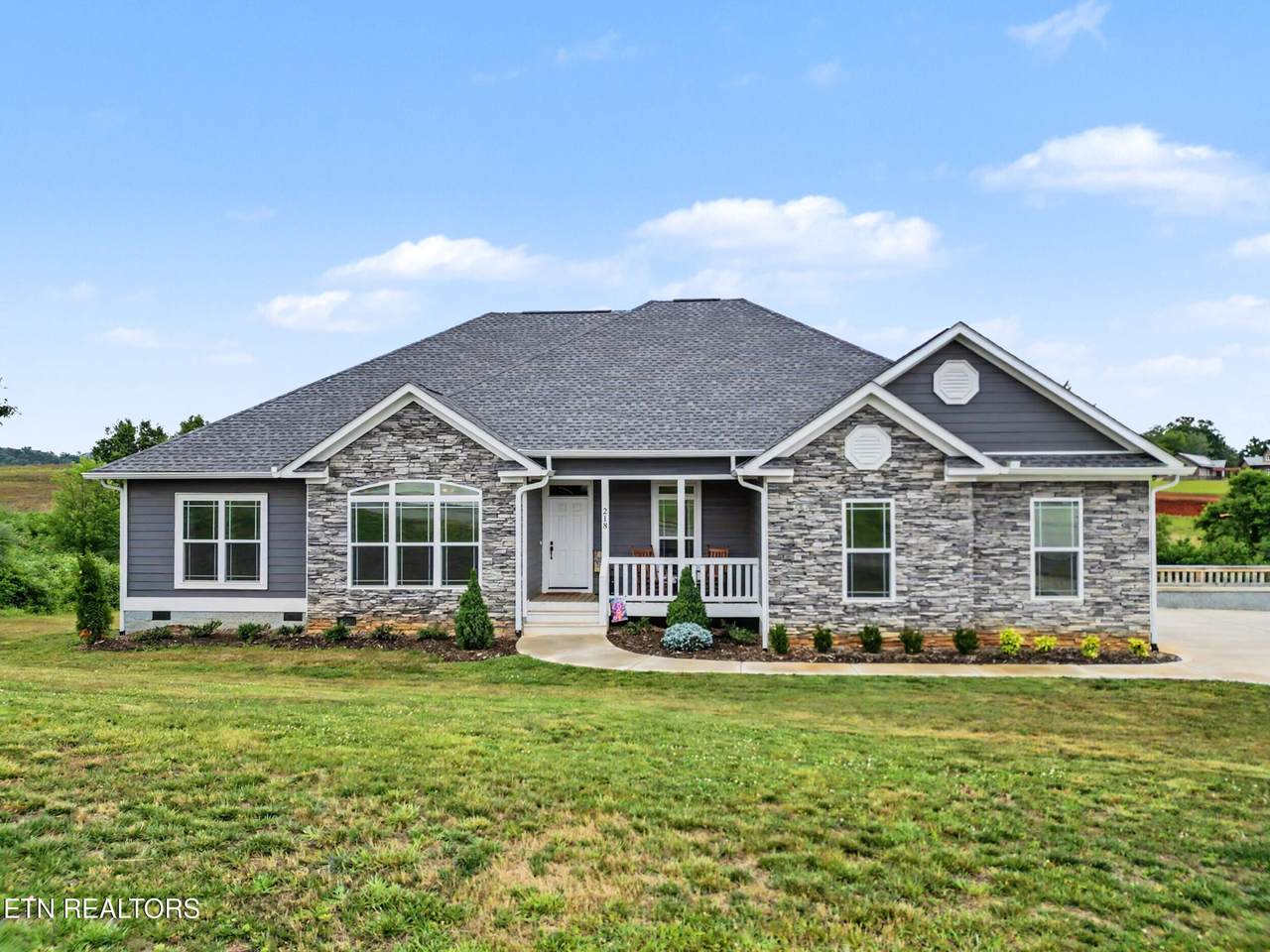 218 Eagle View Drive - Photo 1