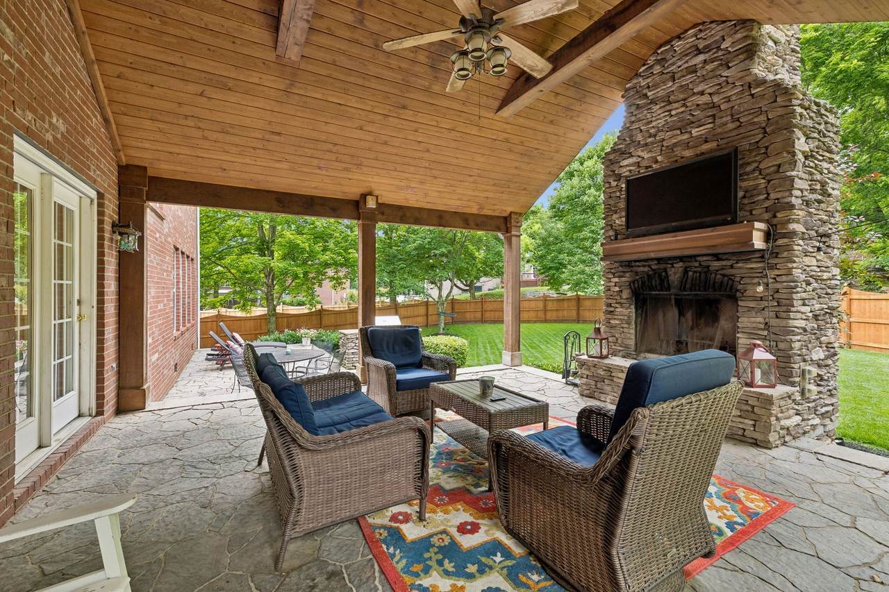 1205 Homewood Ct - Photo 1