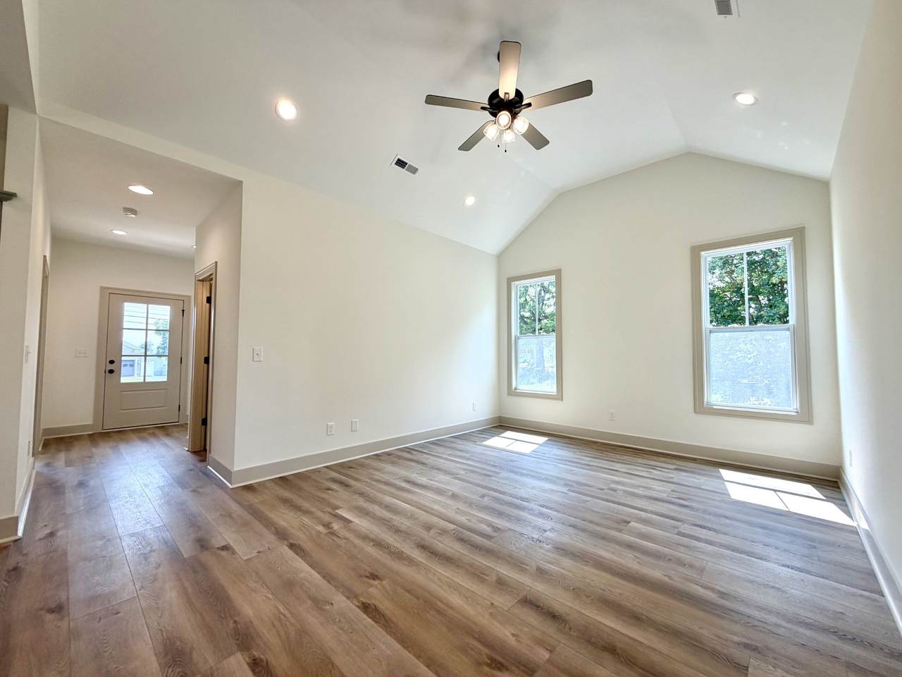 https://bt-photos.global.ssl.fastly.net/nashville/1280_boomver_1_RTC3312274-1.jpg