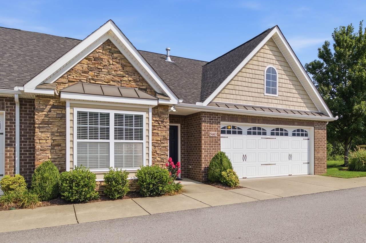 395 Devon Chase Hl - Photo 1