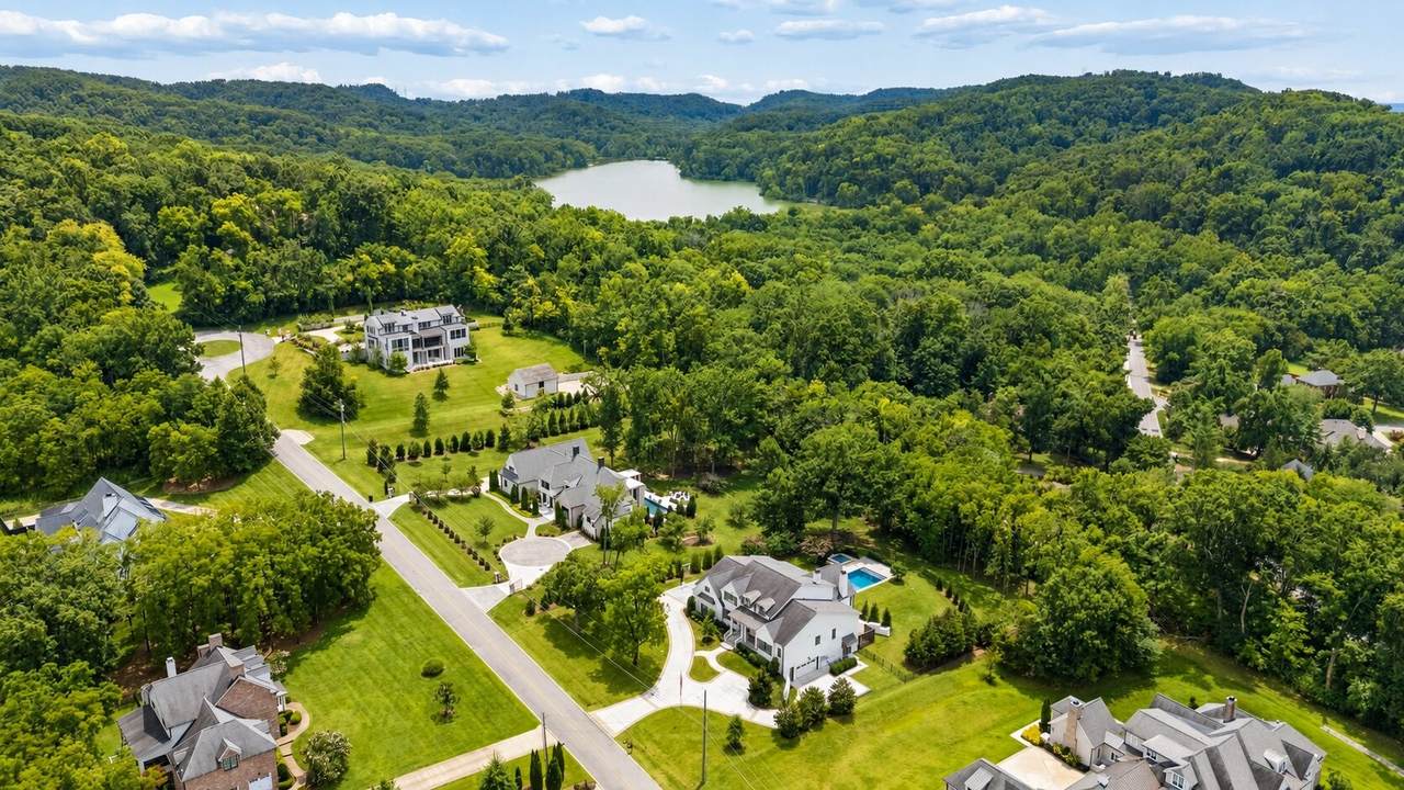 https://bt-photos.global.ssl.fastly.net/nashville/1280_boomver_1_RTC3312460-1.jpg