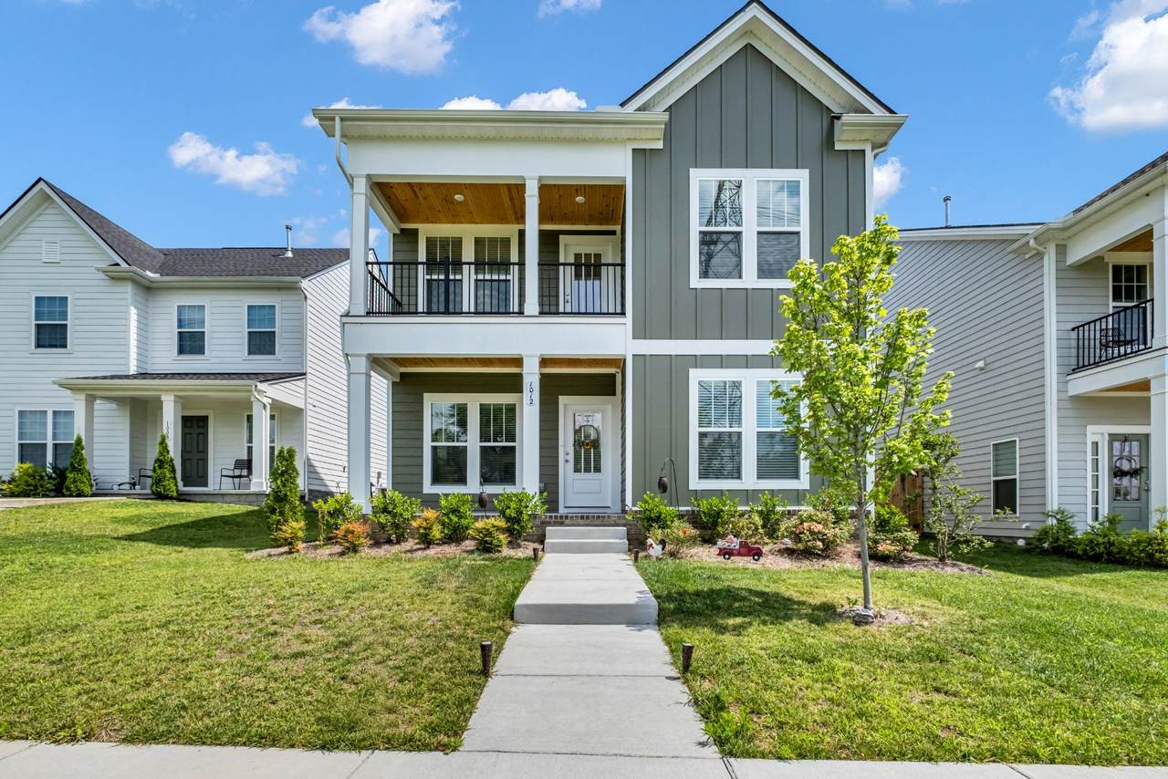 1012 Indigo Aly - Photo 1