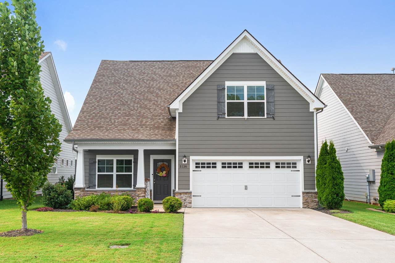 5136 Bridgemore Blvd - Photo 1