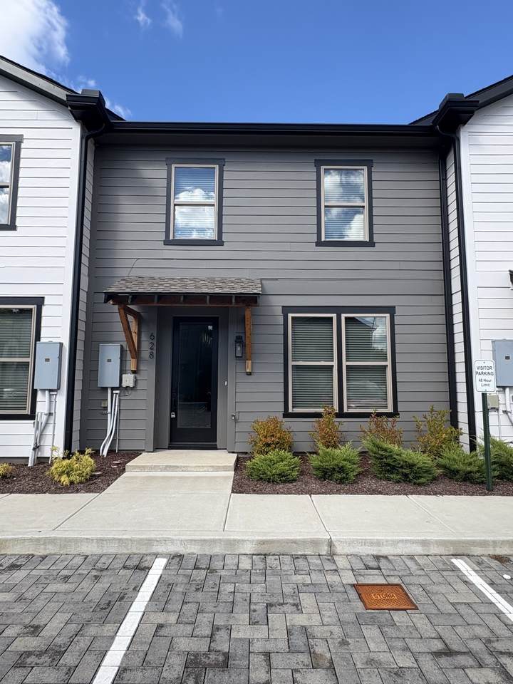 612 Wallace Ct - Photo 1