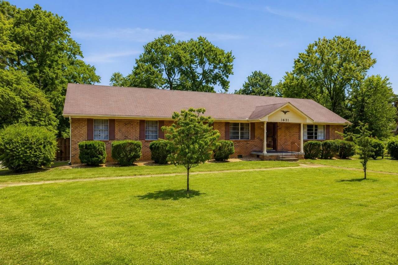 1631 Mary Dupre Drive - Photo 1