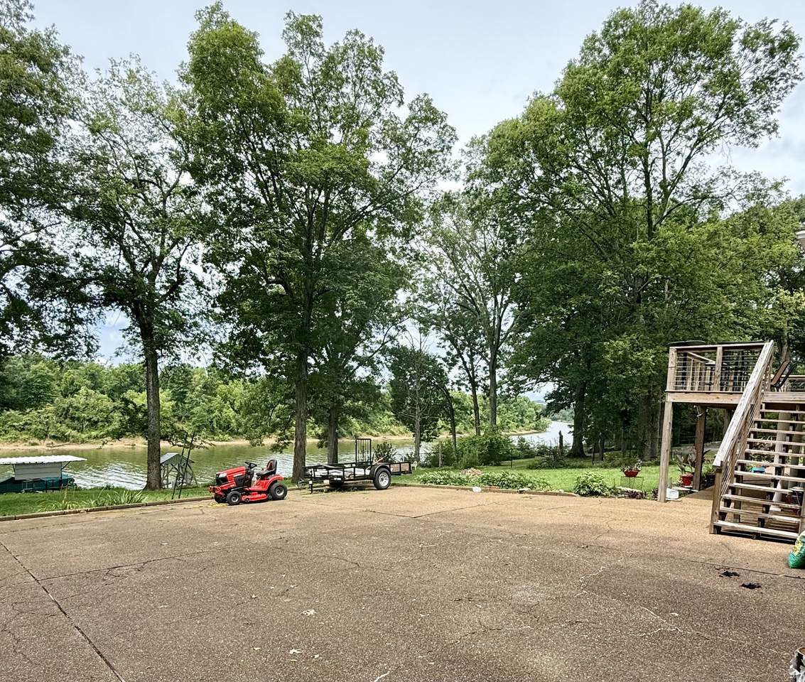 https://bt-photos.global.ssl.fastly.net/nashville/1280_boomver_1_RTC3314303-1.jpg