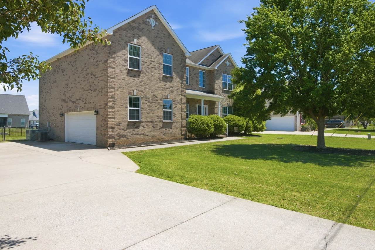 1011 Laramie Ct - Photo 1