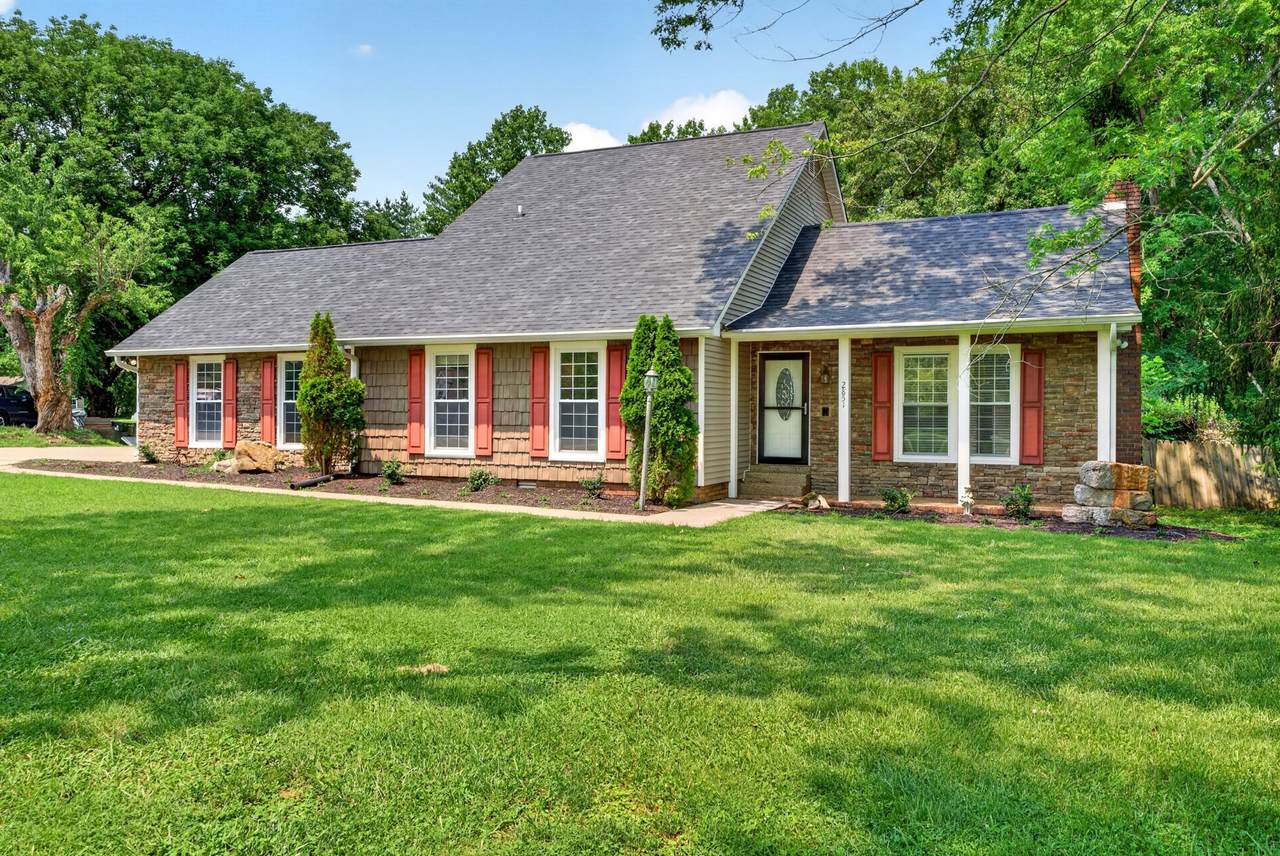 2851 Lawry Ln - Photo 1