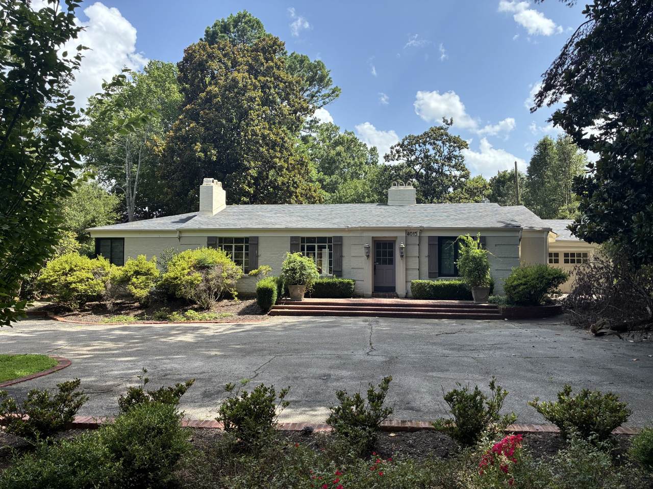 4015 N Galloway Dr - Photo 1