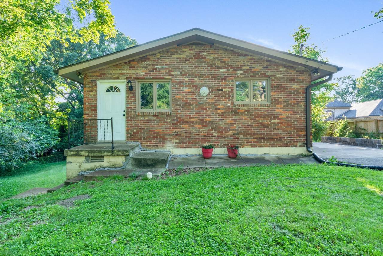 946 Greenwood Ave - Photo 1