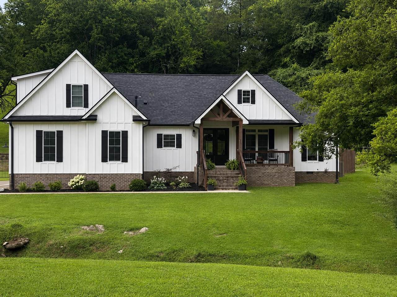 451 William Whitworth Rd - Photo 1
