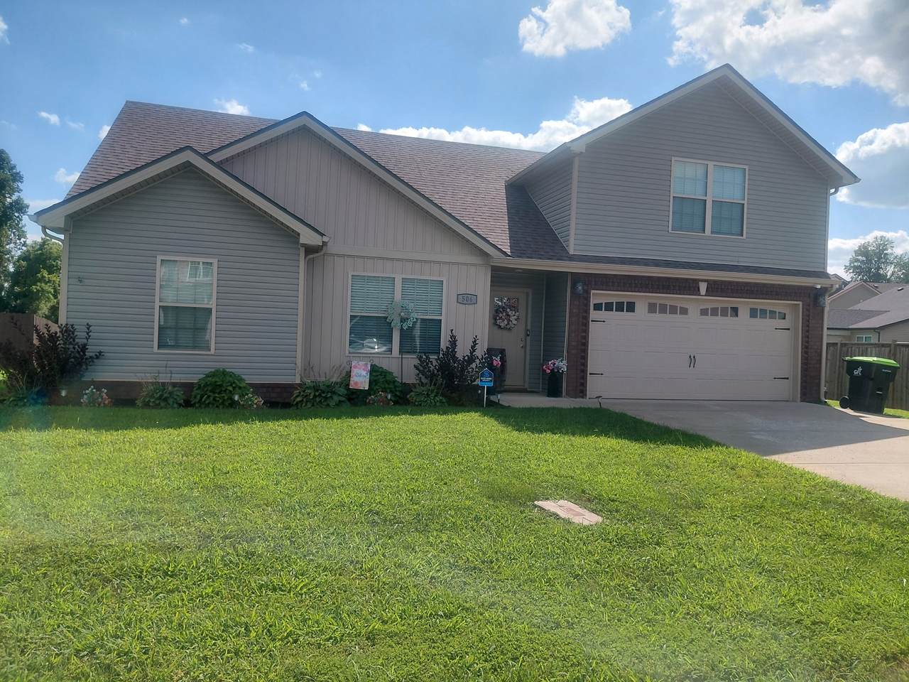 506 Burgess Ct - Photo 1