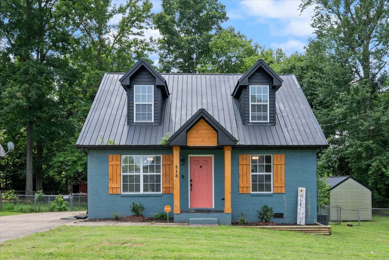 818 Shelton Cir - Photo 1