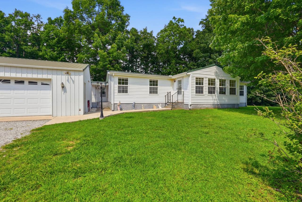 1031 Laurelwood Dr - Photo 1