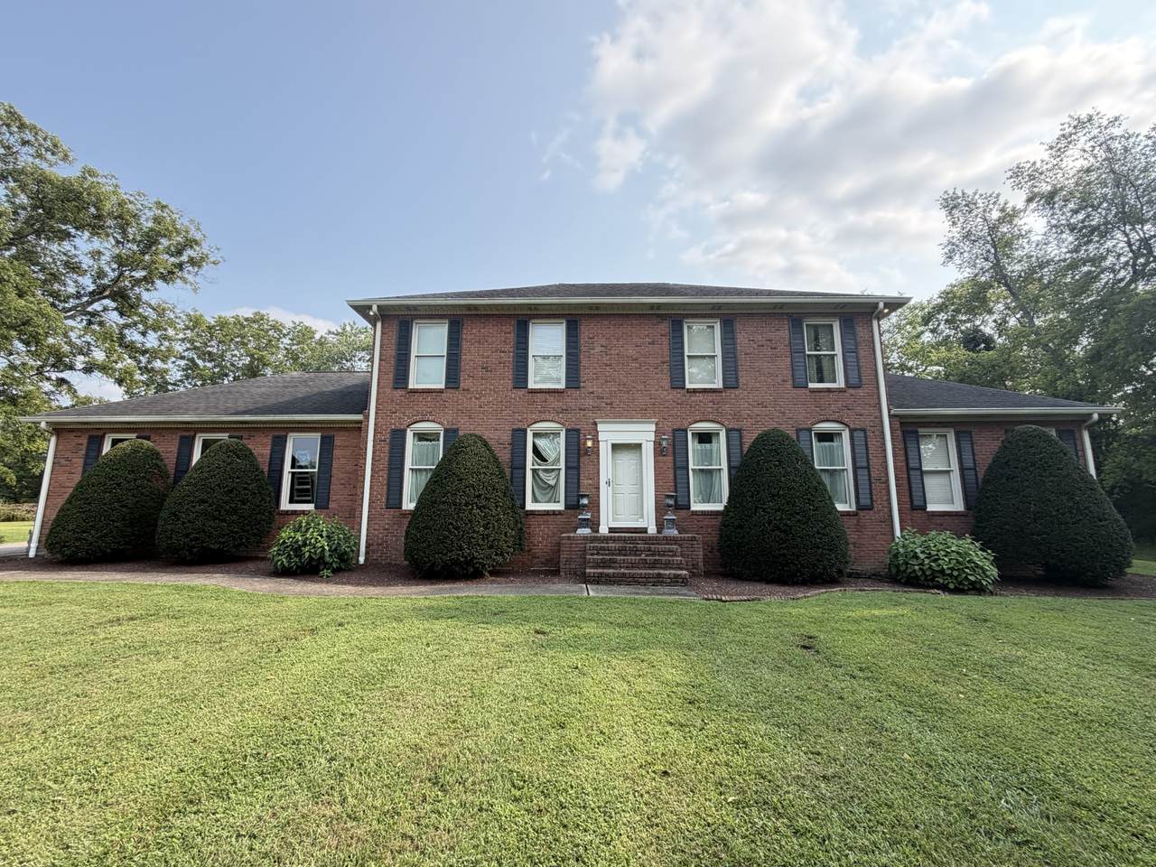 1307 Long Hollow Pike - Photo 1