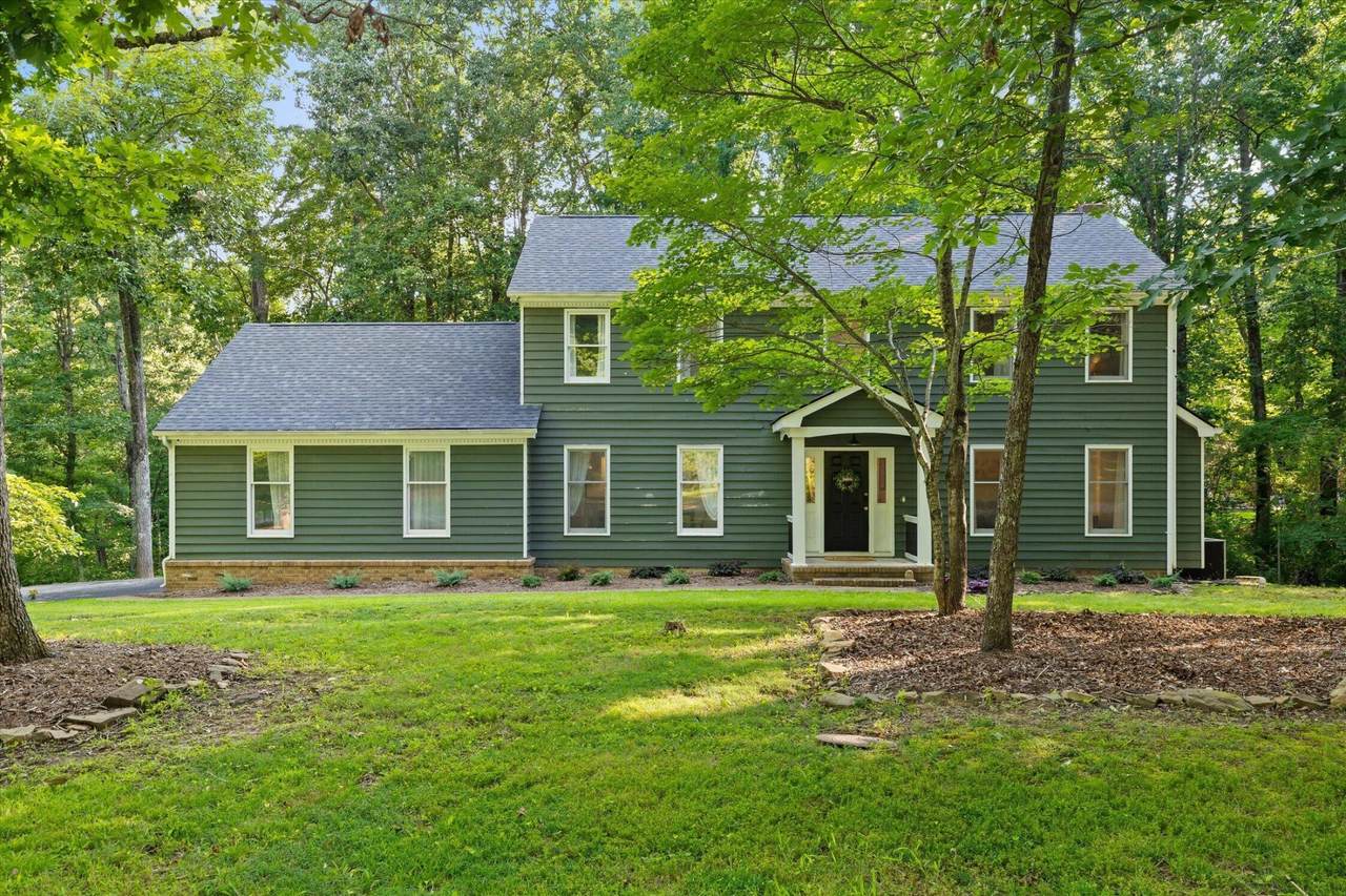 902 Dunsinane Road - Photo 1