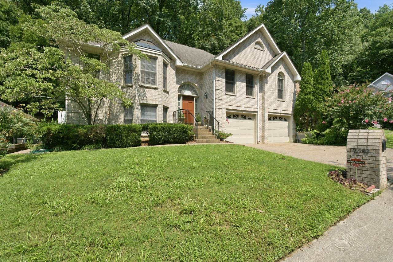 2953 Glenway Dr - Photo 1